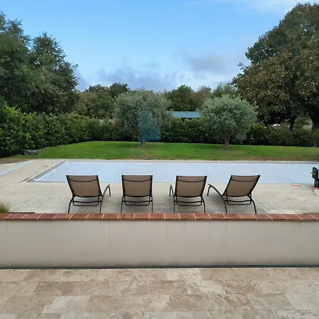 Touny Bonnefil - Pool And Enclosed Garden *